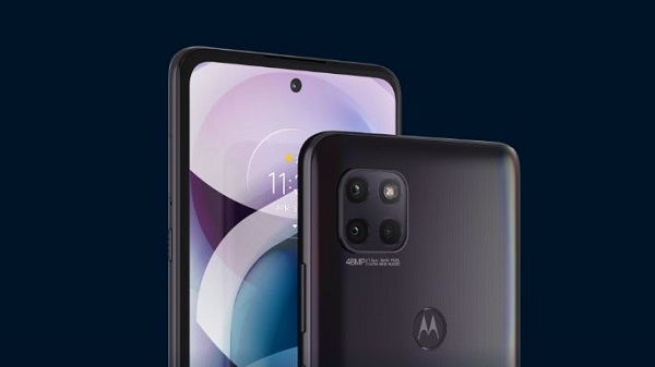 ട്രിപ്പിൾ റിയർ ക്യാമറ