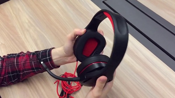 സൗണ്ട്കോർ സ്ട്രൈക്ക് 1, സൗണ്ട്കോർ സ്ട്രൈക്ക് 3 ഹെഡ്ഫോണുകൾ 