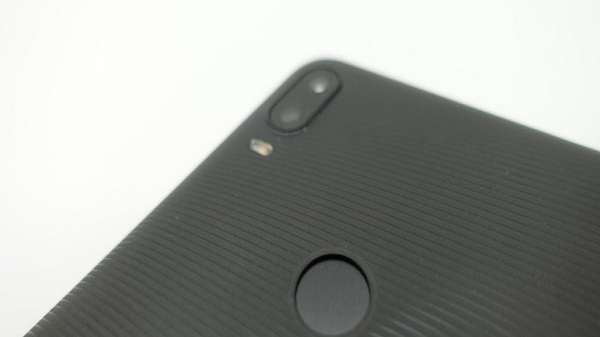  4,000 എംഎഎച്ച് ബാറ്ററി 