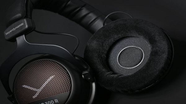 ബെയർ‌ഡൈനാമിക് ടി‌വൈ‌ജി‌ആർ 300 ആർ: ഇന്ത്യയിലെ വില