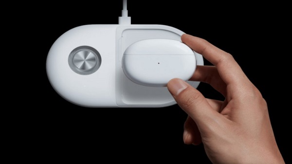 ചാർജിംഗ് കേസിൽ 535 എംഎഎച്ച് ബാറ്ററി