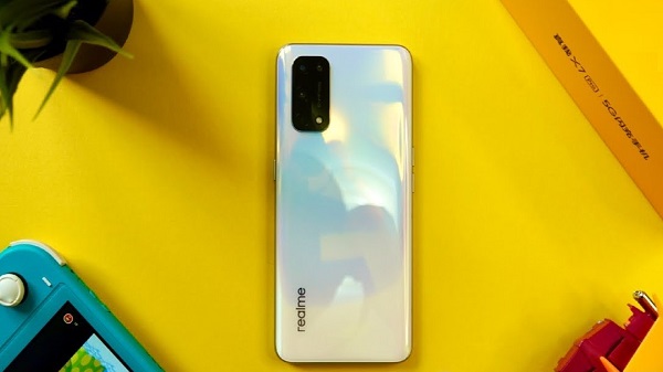 റിയൽമി എക്‌സ് 7 