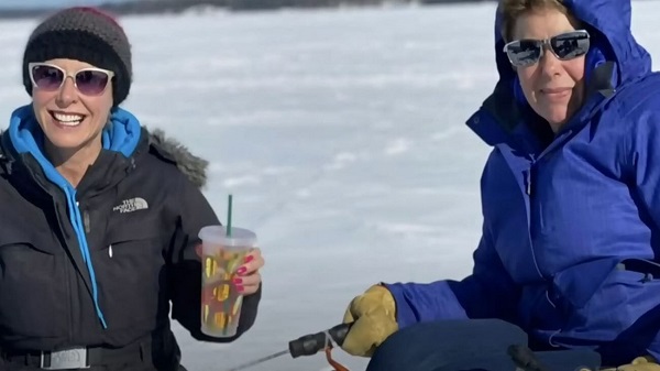  കാനഡ നിവാസിയായ ആംഗി കരിയർ