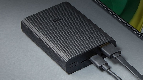 ലൈറ്റനിംഗ് പോർട്ട് ചാർജിംഗും എംഐ ബൂസ്റ്റ് പ്രോ പവർ ബാങ്കിൽ ലഭ്യമാണ്