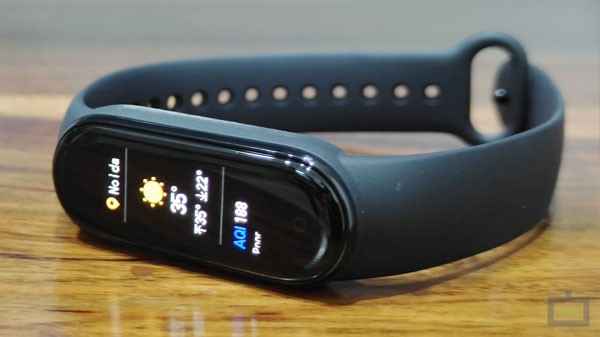  6 സ്‌പോർട്‌സിൽ മൂന്ന് സ്‌പോട്ടിഷ് തീം വാച്ച് ഫെയ്‌സുകളും