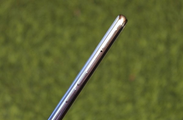 5,000mAh ബാറ്ററിയുള്ള ഏറ്റവും കനംകുറഞ്ഞതും ഭാരം കുറഞ്ഞതുമായ സ്മാർട്ട്‌ഫോൺ