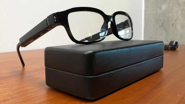 'എക്കോ ഫ്രെയിം' സൺഗ്ലാസുകൾ