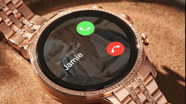 ഫോസിൽ ജെൻ 6ൽ കോളുകൾ എടുക്കാം