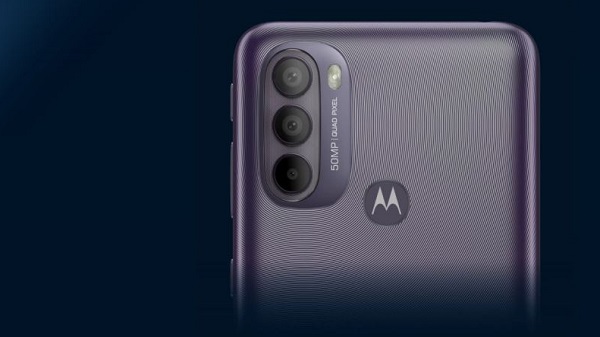 മൂന്ന് പിൻക്യാമറകൾ