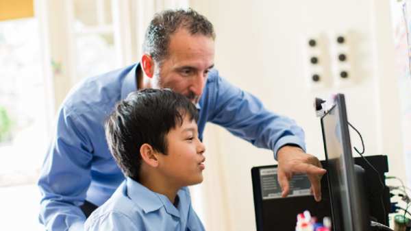 വീട്ടിലെ കമ്പ്യൂട്ടറുകളും ഡിവൈസുകളും കണ്ണെത്തുന്നിടത്ത് സൂക്ഷിക്കുക