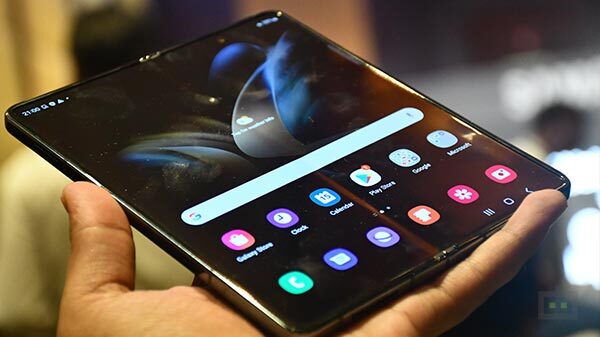 ഫോൾഡബിളുകളുടെ തമ്പുരാൻ; Samsung Galaxy Z Fold4 ഇന്ത്യയിലെത്തി ഫോൾഡബിളുകളുടെ തമ്പുരാൻ; Samsung Galaxy Z Fold4 ഇന്ത്യയിലെത്തി