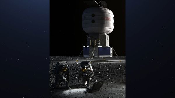 ഗേറ്റ് വേയും ബേസ് ക്യാമ്പും