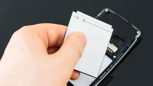 ഐഫോണുകളുടെ  മെയിന്റനൻസ് 