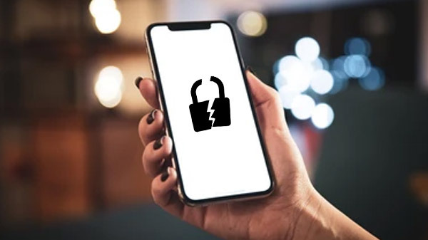 ബാറിലിരുന്ന് ഐഫോൺ ഉപയോഗിച്ചു; യുവതിക്ക് നഷ്ടമായത് 8 ലക്ഷത്തോളം രൂപ ബാറിലിരുന്ന് ഐഫോൺ ഉപയോഗിച്ചു; യുവതിക്ക് നഷ്ടമായത് 8 ലക്ഷത്തോളം രൂപ