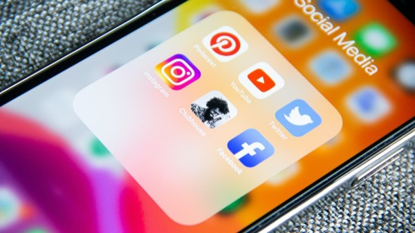 സോഷ്യൽ മീഡിയകളിൽ ഫോളോവേഴ്സിനെ സമ്പാദിക്കാൻ ചില നുറുങ്ങു മാർ​ഗങ്ങൾ