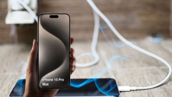 പുതിയ ഐഫോണിന് വീണ്ടും പ്രശ്നങ്ങൾ; പ്രോ മാക്സ് വലിയ രീതിയിൽ ചൂടാകുന്നു