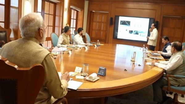 2040-ൽ ഇന്ത്യ ചന്ദ്രനിൽ ആളെ ഇറക്കും; പ്രഖ്യാപനവുമായി മോദി 2040-ൽ ഇന്ത്യ ചന്ദ്രനിൽ ആളെ ഇറക്കും; പ്രഖ്യാപനവുമായി മോദി