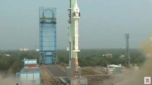 തടസം മൂലം നിർത്തിവെച്ച് ​ഗ​ഗൻയാന്റെ ആദ്യ പരീക്ഷണം; പിന്നാലെ വിജയം