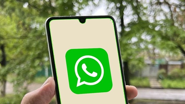 ചാറ്റ് പോകുമെന്നോർത്ത് വാട്ട്‌സ്ആപ്പ് ഡിലീറ്റ് ആക്കാതിരിക്കണ്ട!