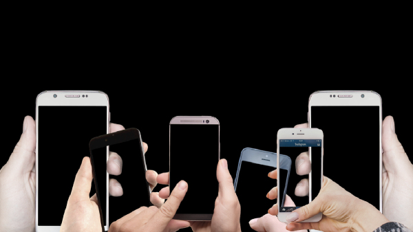 അ‌ങ്ങനെ ഒന്നും കാണാതെയങ്ങ് മൊ​ബൈൽ വില കുറയ്ക്കുമോ! 