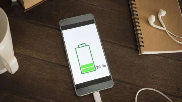 ഇതാ പോക്കറ്റ് കീറാതെ സ്വന്തമാക്കാവുന്ന ഫാസ്റ്റ് ചാർജിങ് ഫോണുകൾ