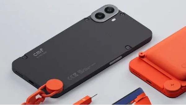 ഇന്റേണൽ ഫീച്ചറിനൊപ്പം എക്‌സ്‌റ്റേണൽ ഫീച്ചറുകളുടെ പെരുമഴ