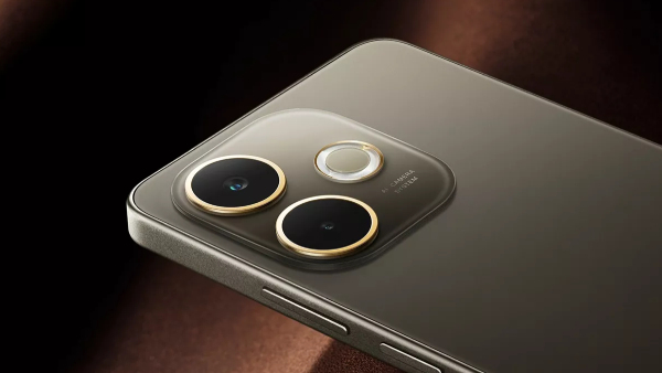 താഴെ വീണാൽ ഡാമേജ് ആകുമെന്ന പേടി വേണ്ടാത്ത ഓപ്പോ 5G ഫോണിന് ഡിസ്കൗണ്ട്