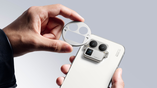 ഇന്ത്യയിലെത്തുന്ന GT8 പ്രോ ഡി​സൈൻ വിശദീകരിച്ച് റിയൽമി