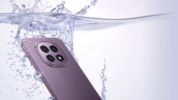 വെള്ളത്തിനടിയിൽ വച്ചും ഫോട്ടോയെടുക്കാവുന്ന ഓപ്പോ ഫോൺ ഡിസ്കൗണ്ടിൽ 