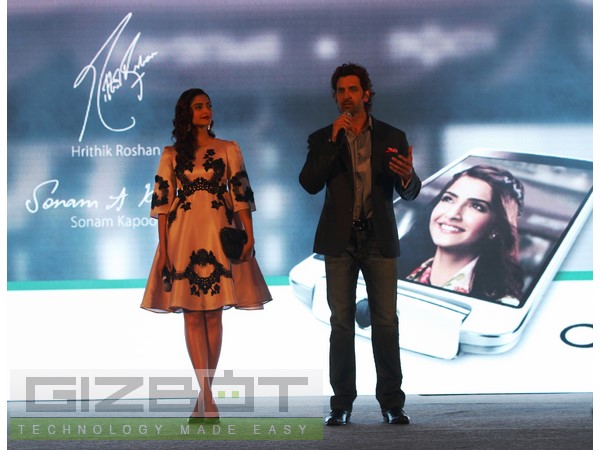 Hrithik Roshan and Sonam Kapoor Launched Oppo N1 Event