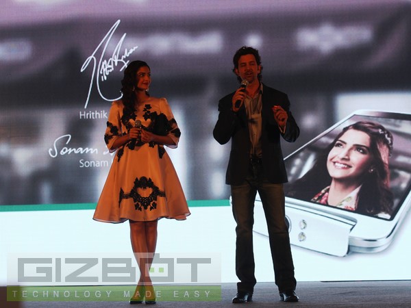 Hrithik Roshan and Sonam Kapoor Launched Oppo N1 Event