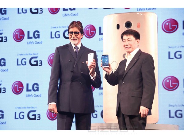 Amitabh Bachchan launches LG G3 In India