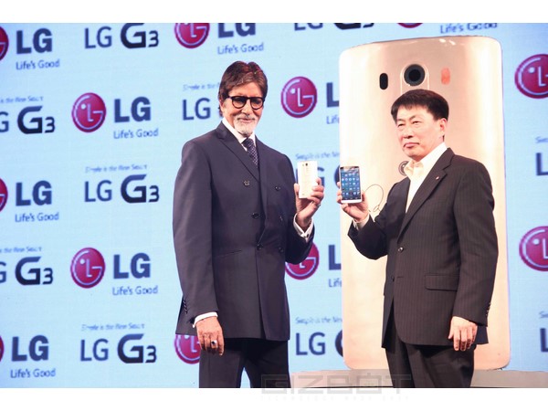 Amitabh Bachchan launches LG G3 In India