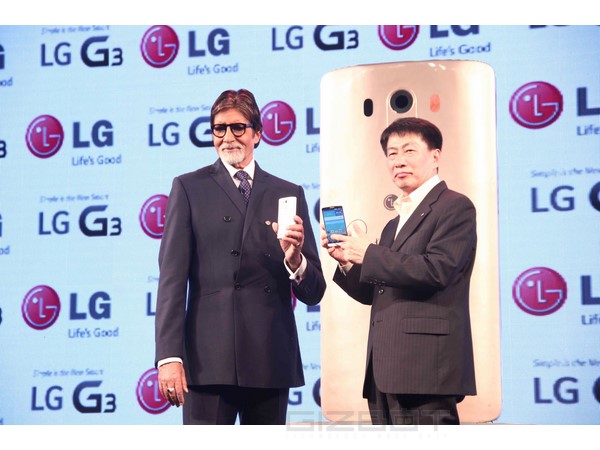 Amitabh Bachchan launches LG G3 In India