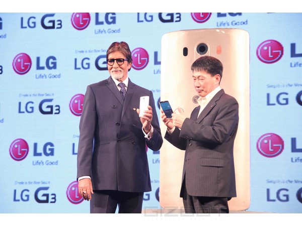 Amitabh Bachchan launches LG G3 In India