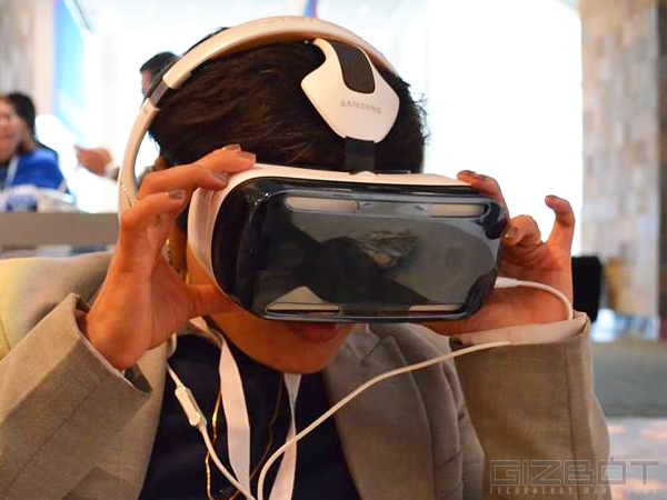 Samsung Gear VR First Look