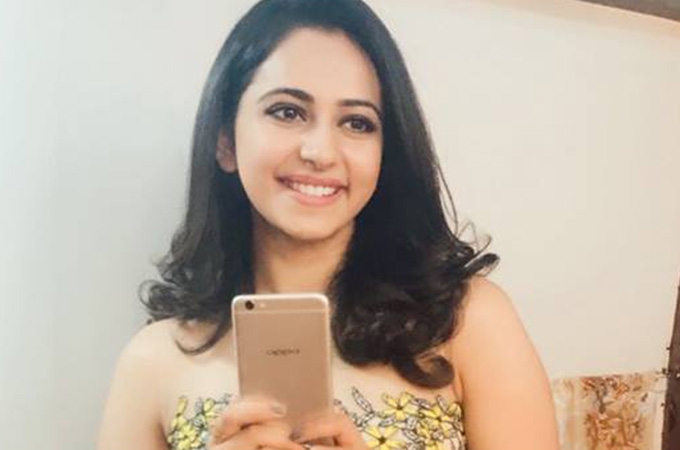 Bollywood Celebrities with Selfie Expert Oppo F3 Plus