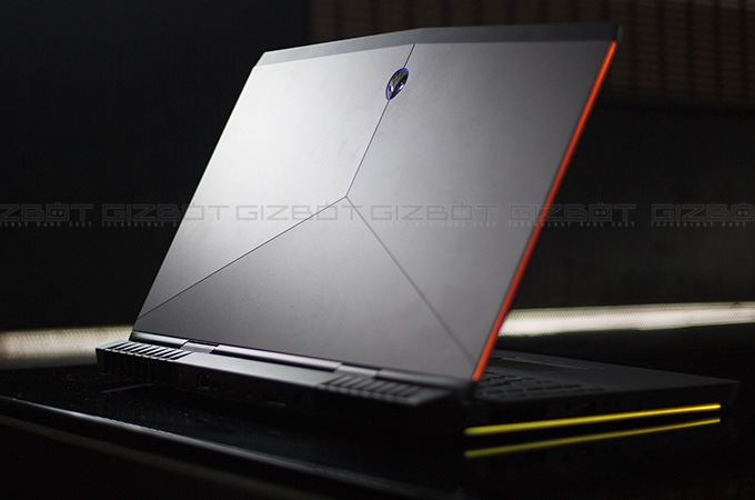 In Pics: NEW ALIENWARE 17 - Gizbot