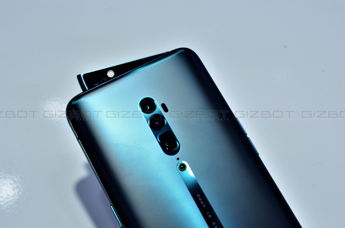 Oppo Reno First Model In Pics: OPPO Reno First Impressions - Gizbot