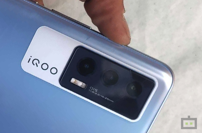 iQOO 7