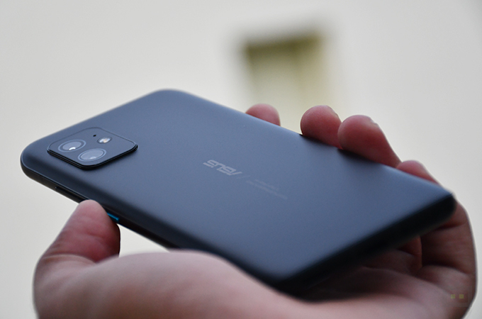 Asus 8Z Review