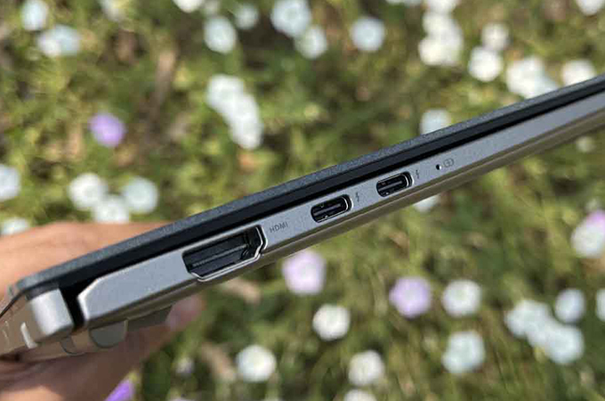 ASUS Zenbook S13 OLED