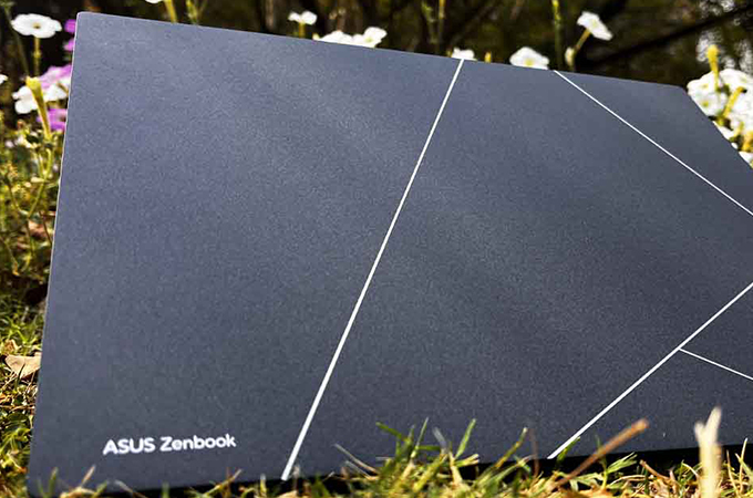 ASUS Zenbook S13 OLED