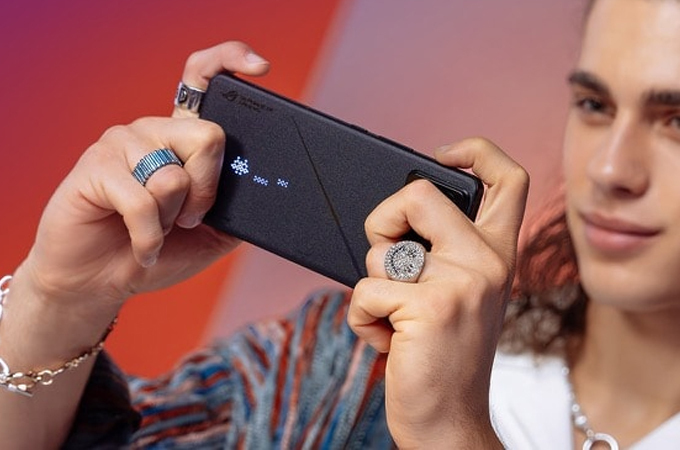 ASUS ROG Phone 8 Pro