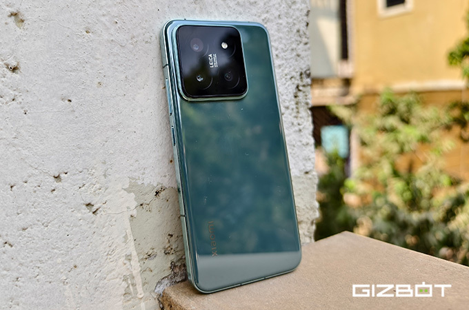 Xiaomi 14 Back View