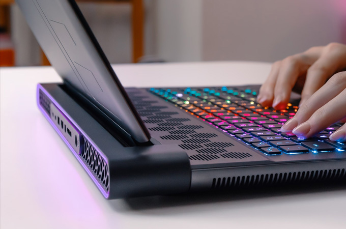 Dell  Alienware m18 R2 Keypad