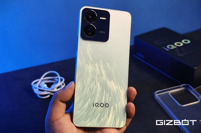 iQOO Z9 5G  Back View