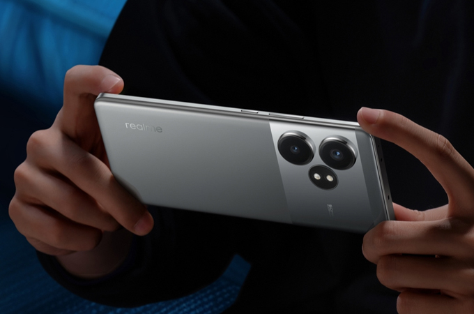 Realme GT 6T DIsplay