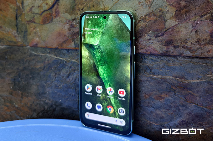 Google Pixel 8a Display