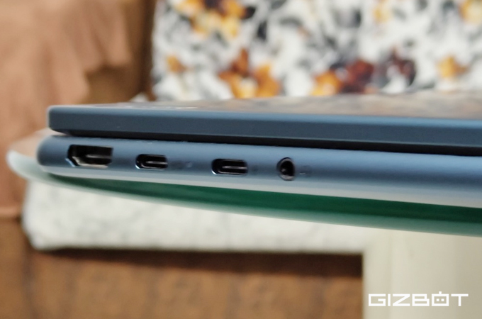 Lenovo Yoga 7i Hands on Review